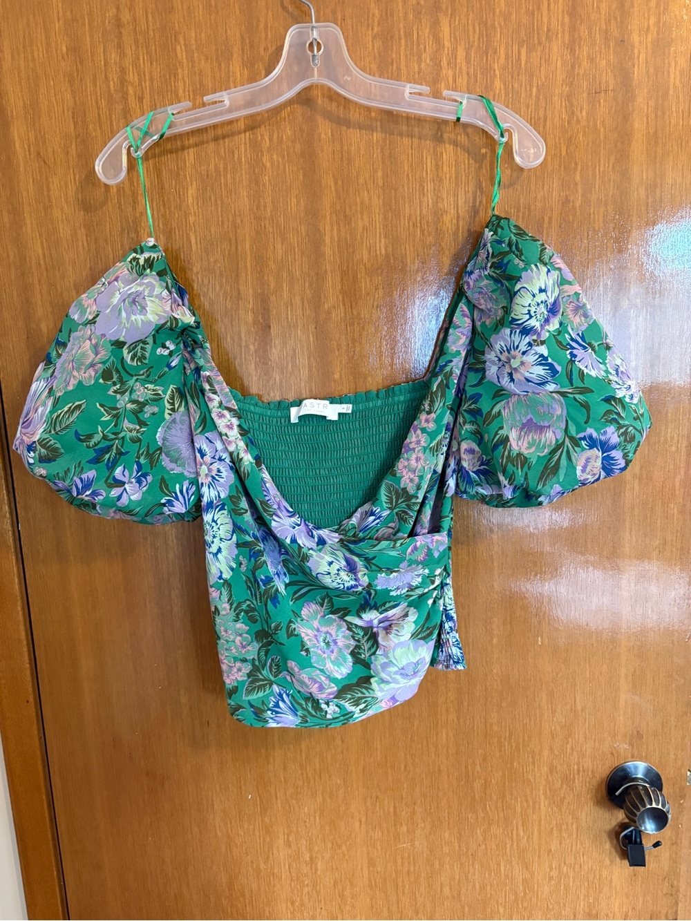 Astr Green Floral Puff-Sleeve Crop Top